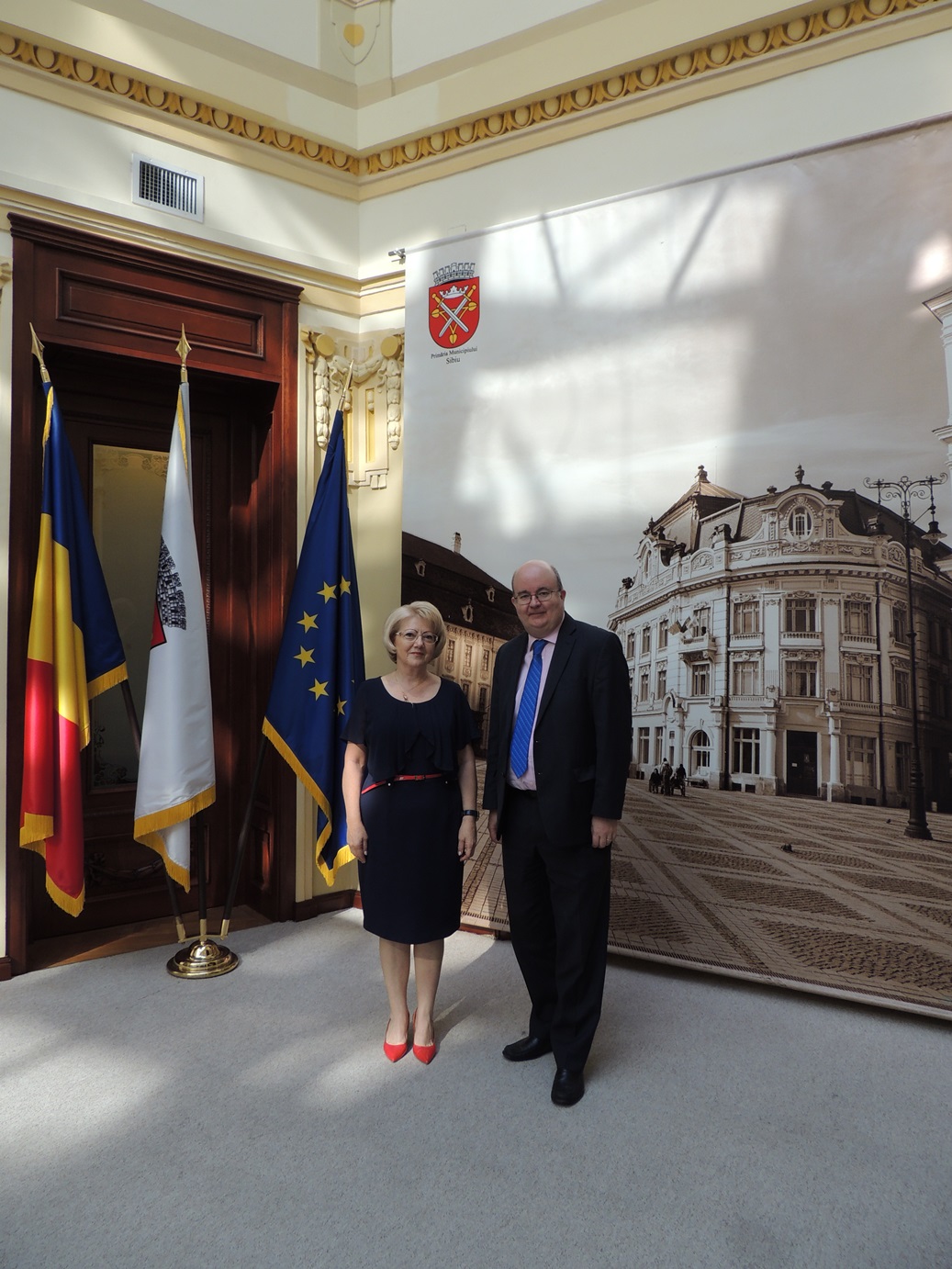 Ambasadorul Marii Britanii, în vizită la Primăria Sibiu