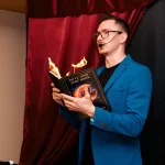 1. Fotografie principală (Header _ Introducere) Adrian Pintea Magicianul