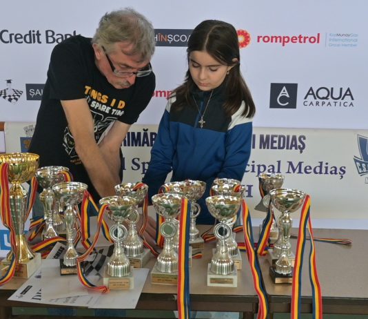 VIDEO | Antrenorul CSM Mediaș, Emil Deliman, despre QuChess Festival 2026: jucători, emoții și lecțiile competiției