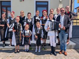 Copiii de la Clubul Copiilor Mediaș, premiați la concursul județean de folclor „Moștenire din bătrâni”