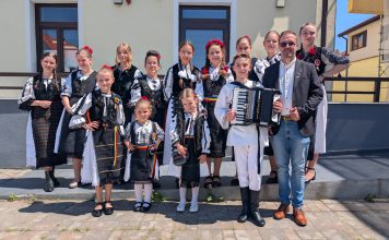 Copiii de la Clubul Copiilor Mediaș, premiați la concursul județean de folclor „Moștenire din bătrâni”