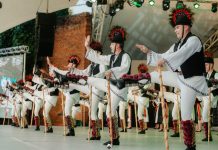 Copilăria se trăiește în pași de dans