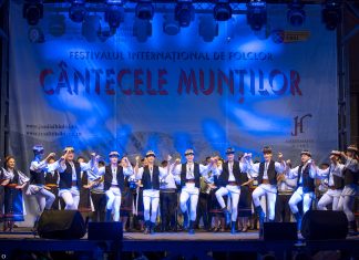 Tradițiile lumii se întâlnesc la Festivalul Internațional de Folclor „Cântecele Munților”