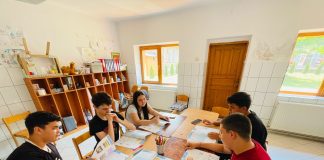 100 de copii din satele sibiene au învățat să navigheze mai sigur în lumea digitală